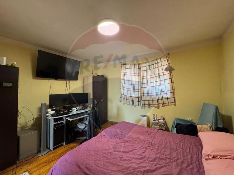 Oportunitate- 381 mp teren/ casa -str. Padurii(acces rapid la A1) - 12