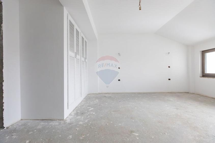 Casă / Vilă cu 4 camere de vânzare în Cartier - Gheraiesti - 12