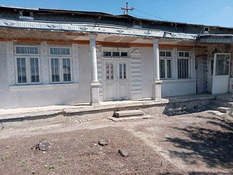 Teren intravilan, 25 ari cu casa veche renovabila - 1