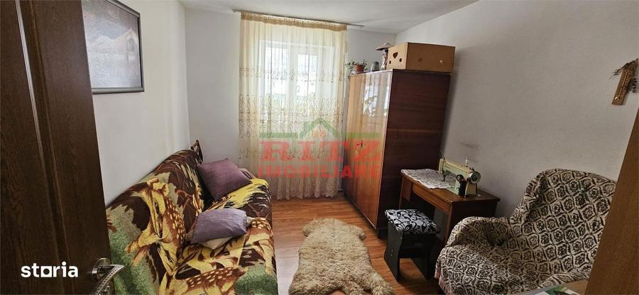 CASA DE VANZARE CU GARAJ,ZONA BOLD - 10