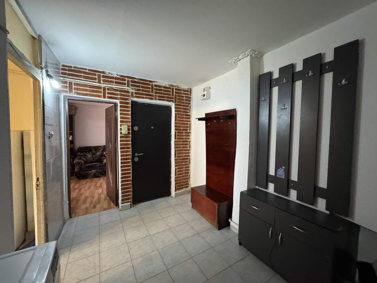 3 cam, 74 mp. decomandat, fara imbunatatiri, et.4, acoperis, Cuza Voda - 6