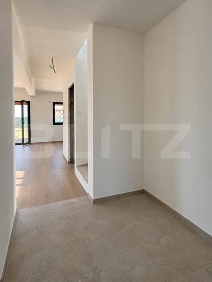 Casă individuală cu 5 camere cu Canalizare în Săcălaz