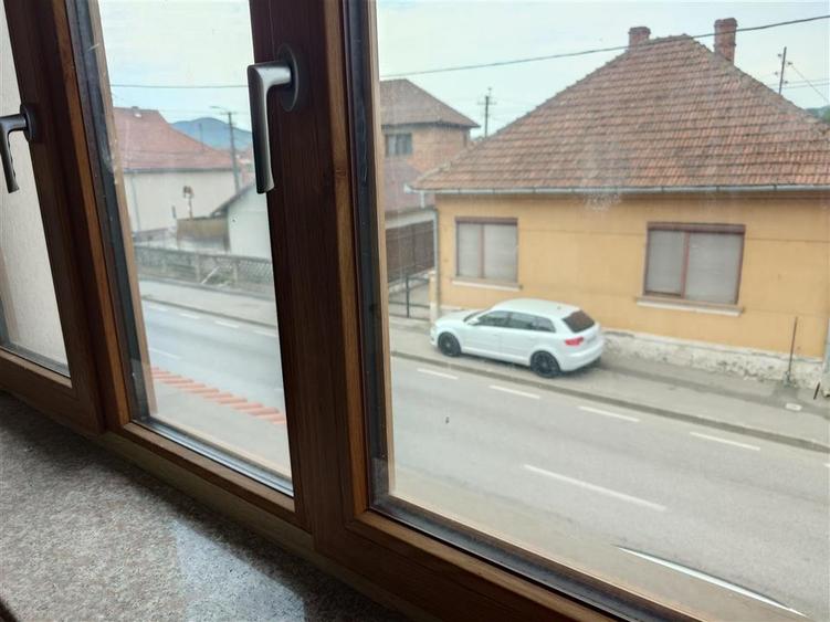 Cladire noua, ideala pentru cazare sau spatii de birouri in Brad, Hd - 3