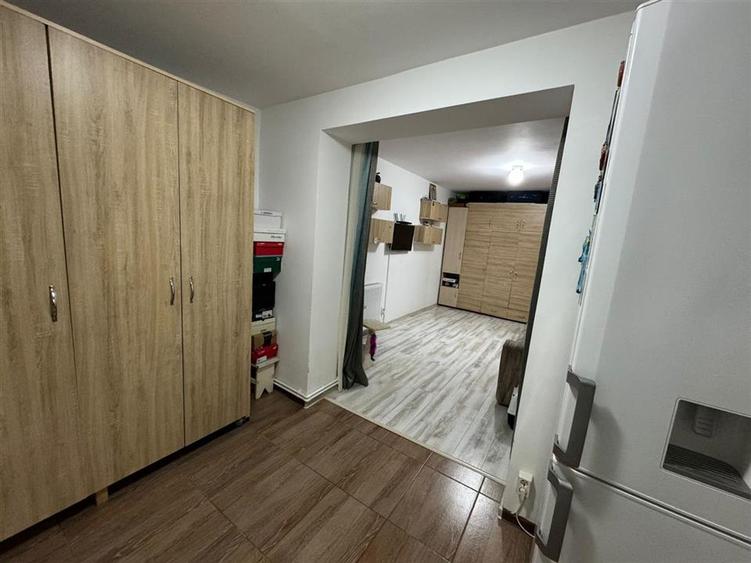 Apartament 2 camere, parter, 46mp , zona Sud - Scoala 1 - - 18