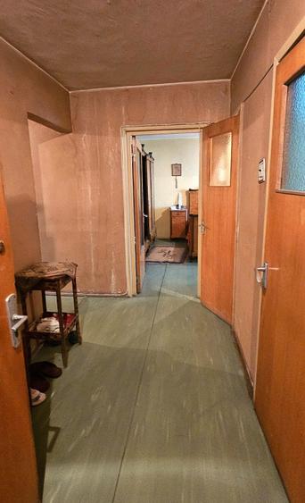 Apartament de 3 camere decomandat, etaj 2, str Codrii Neamțului - 1