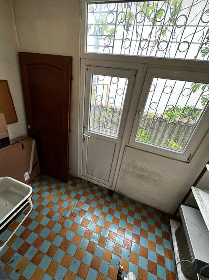 Centru-apartament cu 4 camere la parter - 5