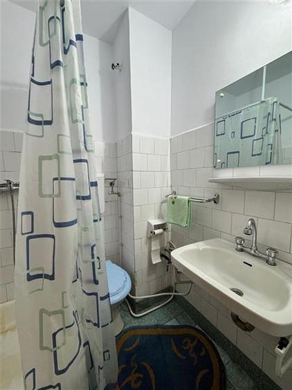 Apartament cu 4 camere decomandat, mobilat în Micul Dallas