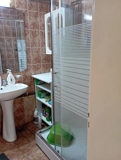 Casa -constructie solida-garaj-curte-zona Gojdu Deva - 3