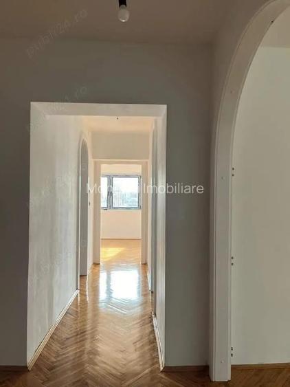 Apartament 3 camere, 2 bai, Tip U, Etaj 8, Rogerius , Oradea.