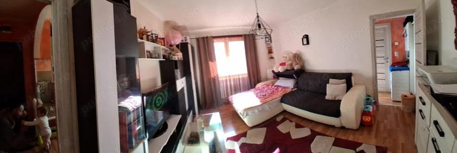 Vand apartament 2 camere semidecomandat,parter inalt in Sibiu cartier v.aaron !! - 1