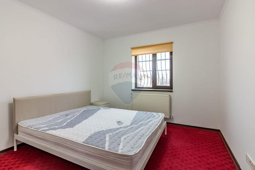 Spațiu comercial de vanzare în Voluntari, stradal, randament 10,7/an - 10