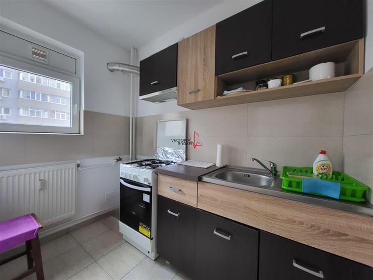 GARSONIERA RENOVATA / METROU 5 MIN - 5