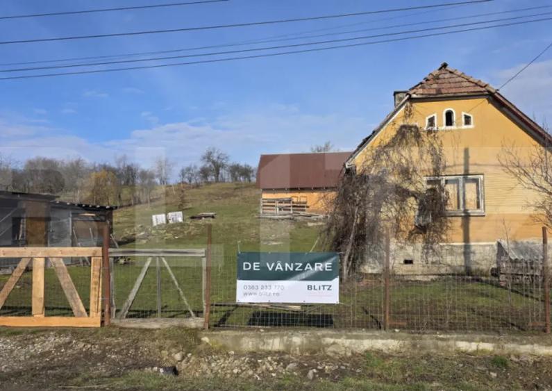 Casa cu teren 3.800 mp, cu 35 m front stradal, la 10 km de B - 1