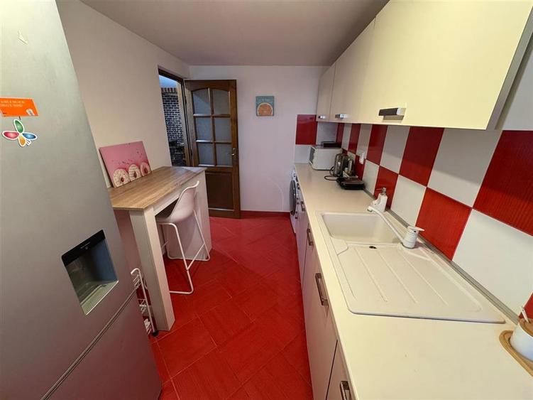 Apartament cu 2 camere decomandat, mobilat în Obor