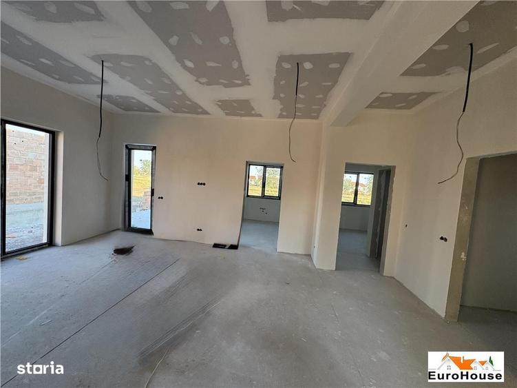 Casă cu 4 camere cu Teren 399 Mp în Central