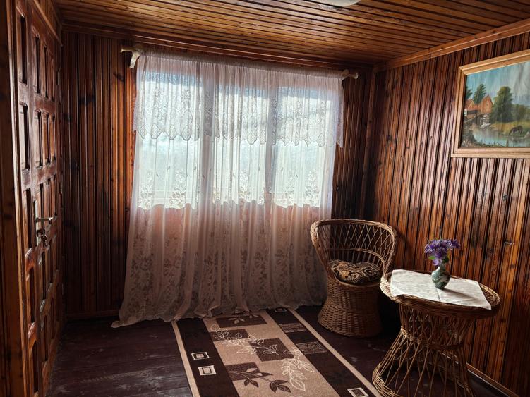 Casa gospodarului, bine întreținută, cu teren generos – Comarnic - 9