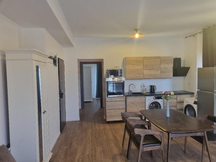 3 CAMERE , ETAJ 1 IN VILA - GATA DE MUTAT !! - 1