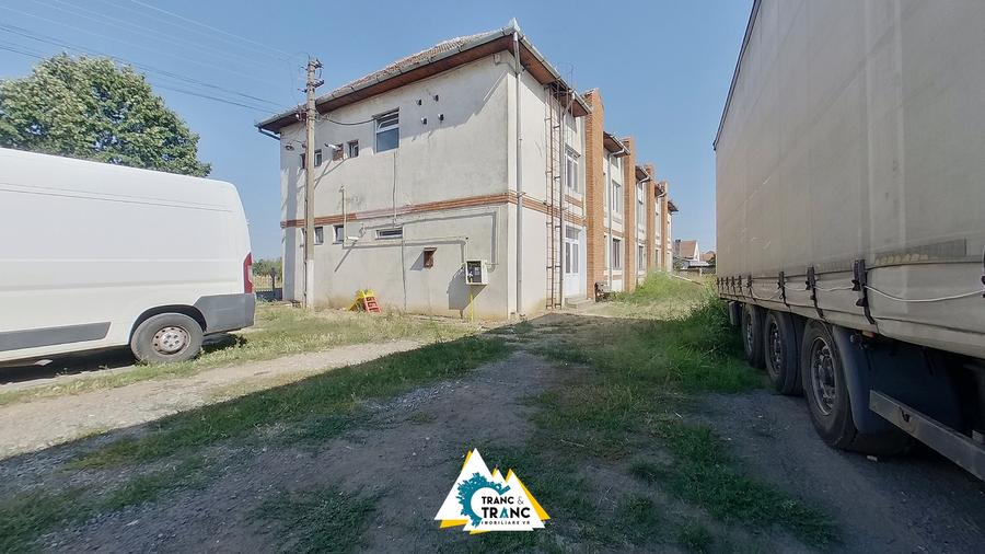 Clădire împunătoare de 540 mp pe 2 nivele în Sânnicolau Mic - 4