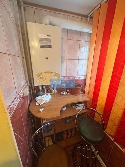 Apartament 4 camere de vânzare – zonă Școala 8 - 3