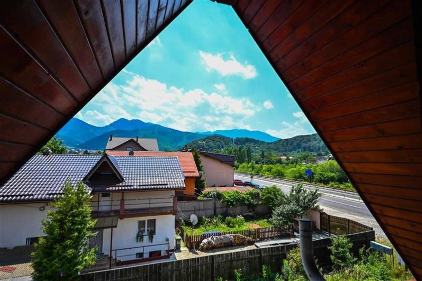 Casa cu 4 apartamente independente: Oportunitate Rezidential/ Investitionala in - 7