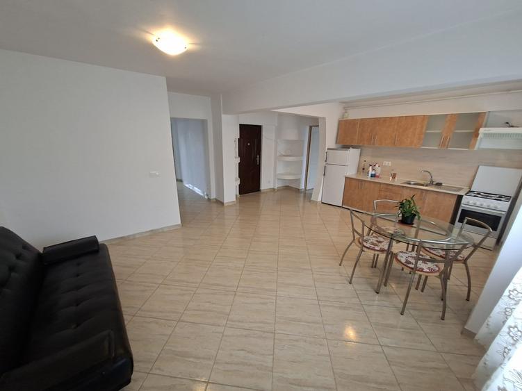 Mioritei (Carrefour)-3 cam decomandat/ 2 bai /centrala /renovat/et.4 cu sarpanta - 3