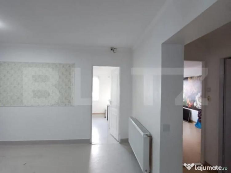 Spatiu comercial/birouri de inchiriat, zona Micro III - 8