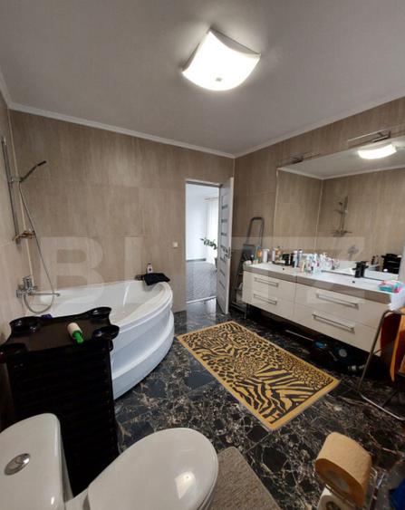 Casa/Spatiu Comercial, 620 mp, pe 3 nivele: demisol, parter, - 16