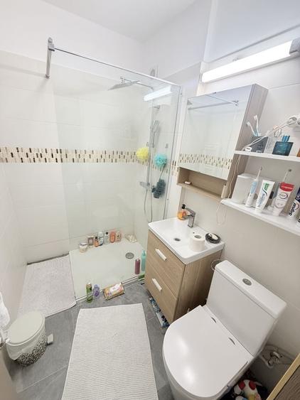 Apartament cu 2 camere semidecomandat, mobilat în Central