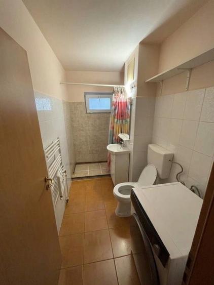 Apartament cu 3 camere semidecomandat în Complex Studențesc