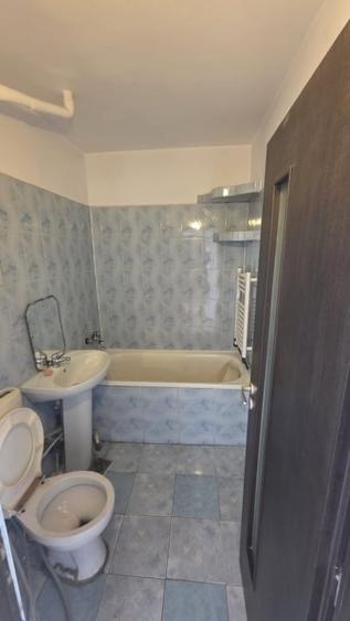 BAZA 3 - 2 CAMERE SEMIDECOMANDAT - ETAJ INTERMEDIAR - BLOC DIN 1979 - 8