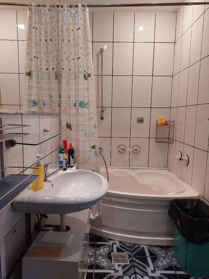 inchiriez apartament 3 camere - 10