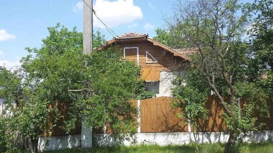 vanzare casa la curte - 3