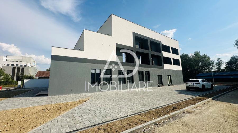 Spațiu comercial de închiriat , strada Tineretului - 5