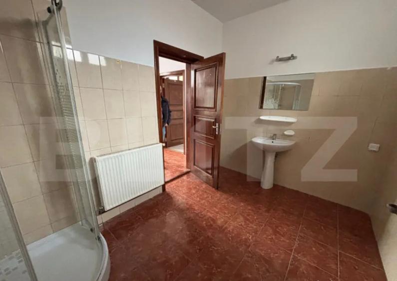 Spa?iu de inchiriat 2 camere cu balcon privat, Centru Civi - 5