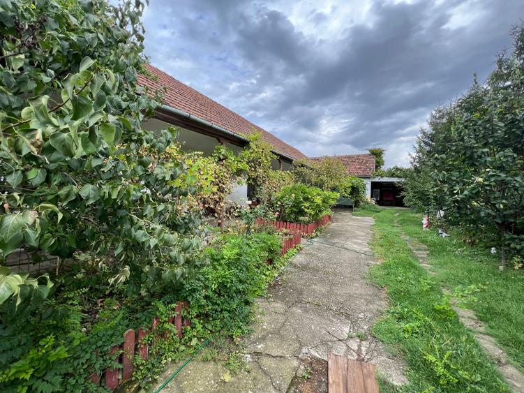 Comision 0 - Centru - Sanandrei - Teren 1850 mp + Casa 5 camere - 4