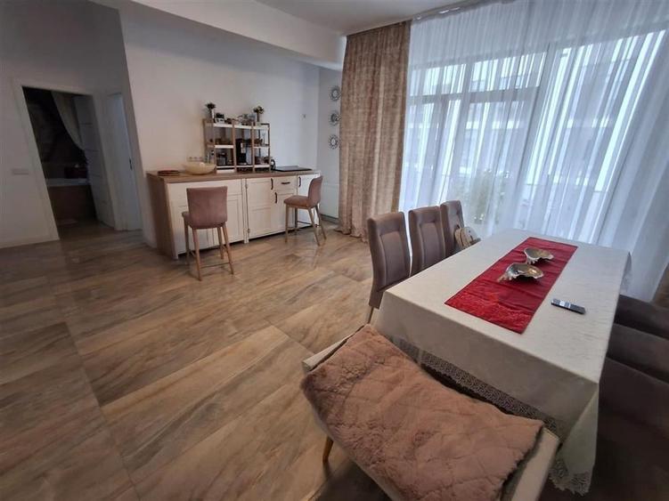Apartament 3 camere 2 bai parcare zona Doamna Stanca - 1