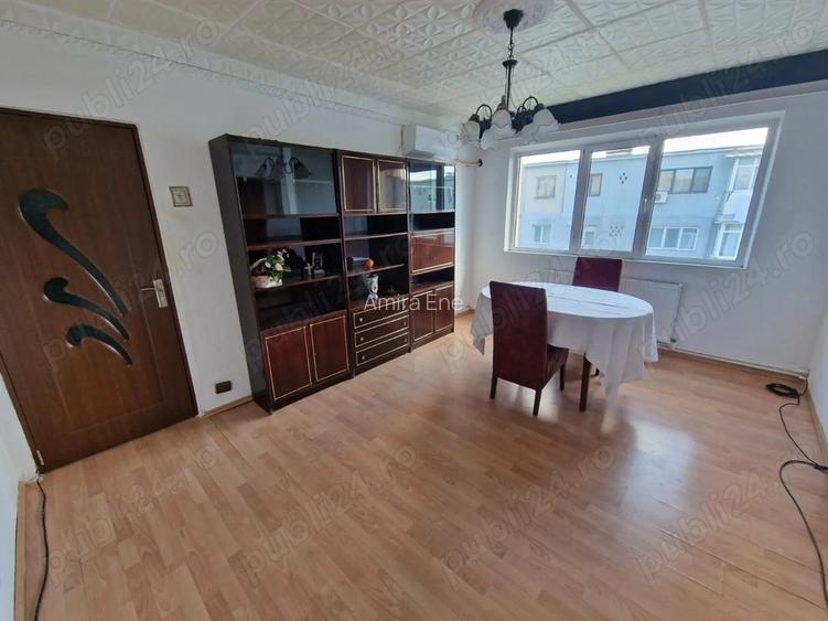 Apartament cu 2 camere la etajul 4 Apartament cu 2 camere la etajul 4