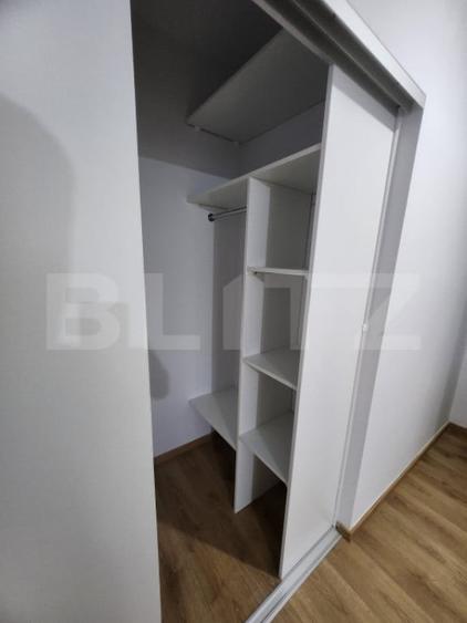 Apartament cu 3 camere semidecomandat în Chinteni