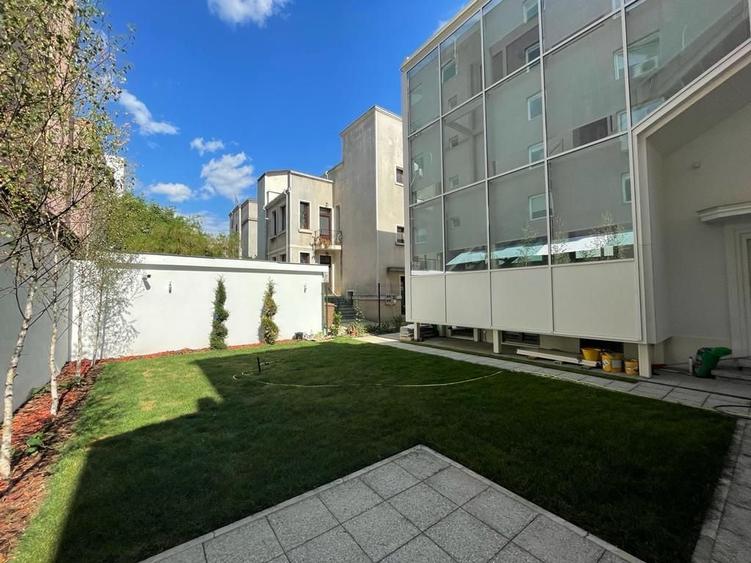 Proprietate versatilă în zonă exclusivistă – ideală pentru locuit sau investiție - 26