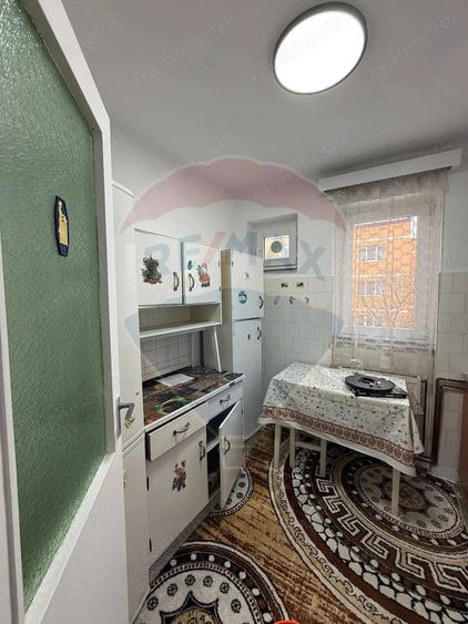 Apartament cu 3 camere de inchiriat - 1