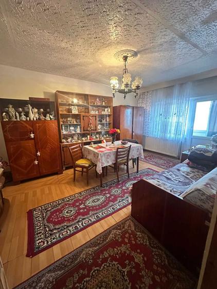 proprietar vand apartament 2 camere - 1