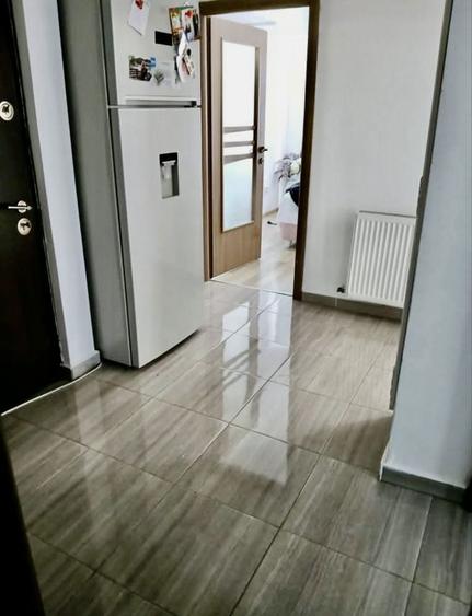 Vand apartament 3 camere in zona tractoru - 8