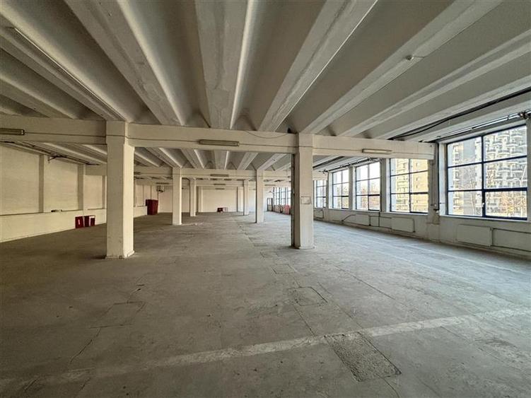 Spațiu comercial, de 1,100 mp, în Ghencea