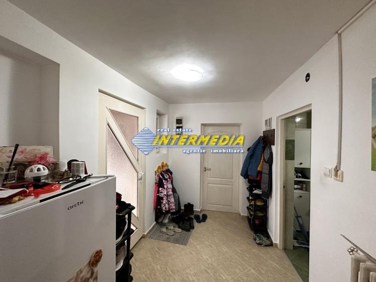 Casă individuală cu 3 camere cu Canalizare în Cetate