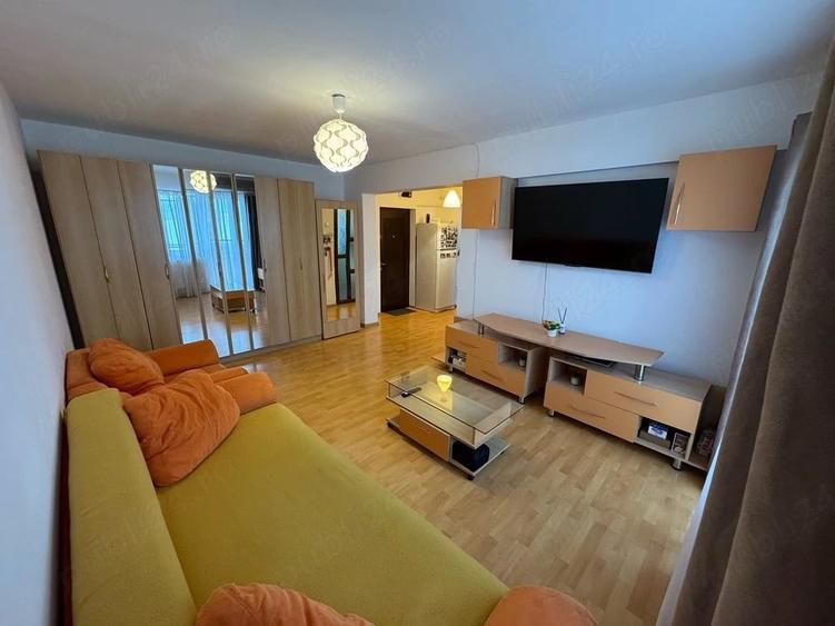 Apartament cu 2 camere decomandat în Republicii