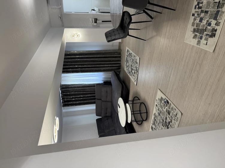 Apartament cu 4 camere decomandat în Central