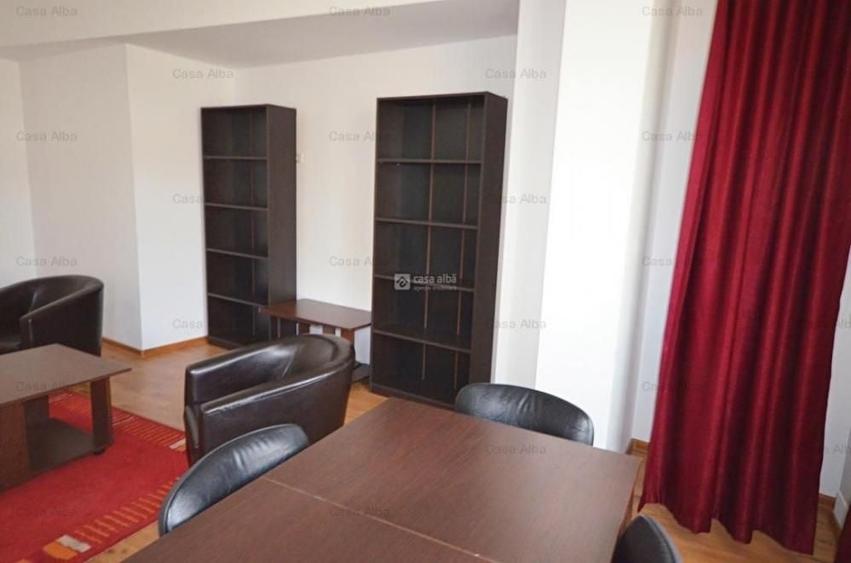 Apartament cu 3 camere decomandat, mobilat în Central