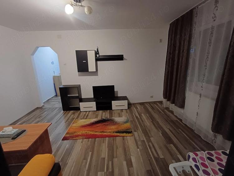 Apartament cu 2 camere semidecomandat în Tineretului