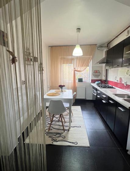 Apartament cu 2 camere semidecomandat, mobilat în Sebastian