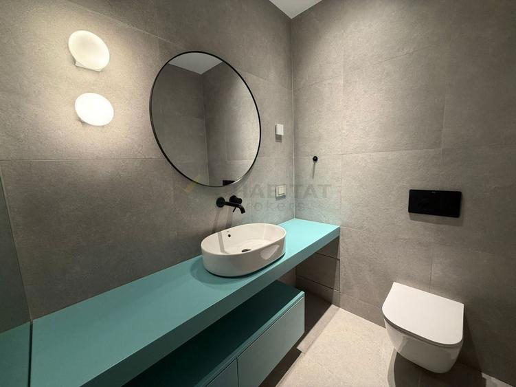Casă individuală cu 4 camere cu Canalizare în Tunari